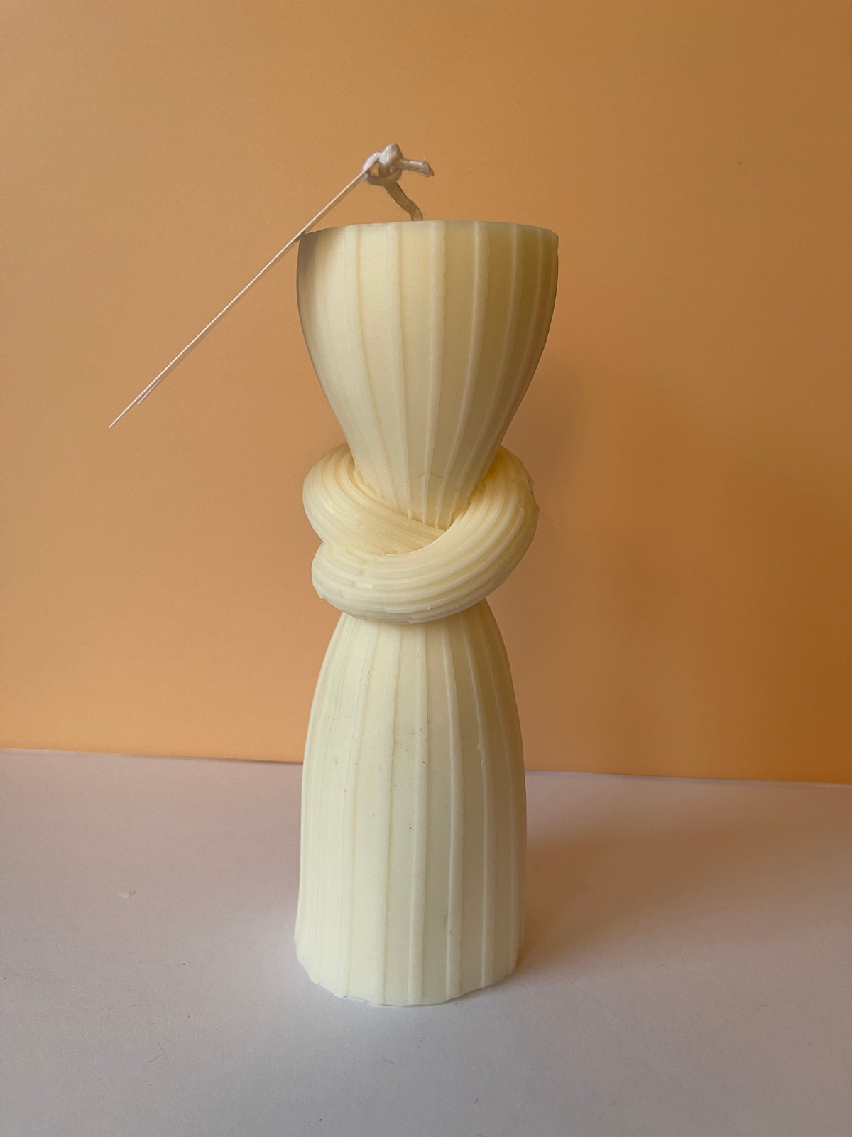 NUDO · Luz de Vainilla · Vela escultórica de soja · Vainilla Polinesia